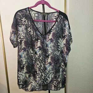Women's Black Summer Lightweight Snake Skin Top/Love Stich/Size M